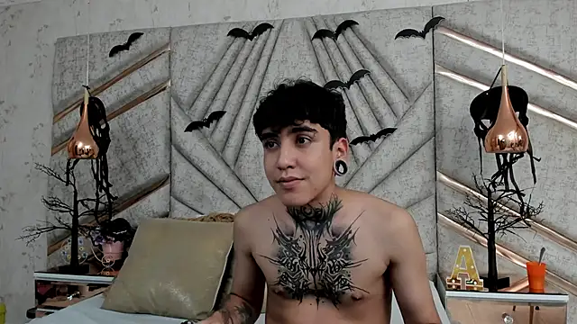 Snapshot of SantiOlsen chatting on November 2025 03:20:01 AM SantiOlsen online show from November 2025 03:20:01 AM