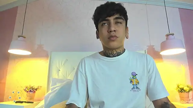 Snapshot of SantiOlsen chatting on November 2025 12:16:02 PM SantiOlsen online show from November 2025 12:16:02 PM