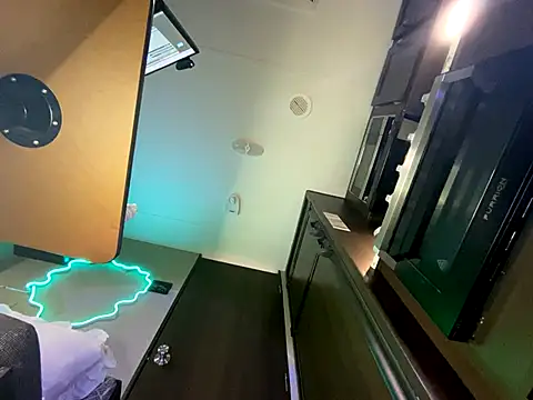 Thedeepwebcutie online show from December 2025 01:58:02 PM