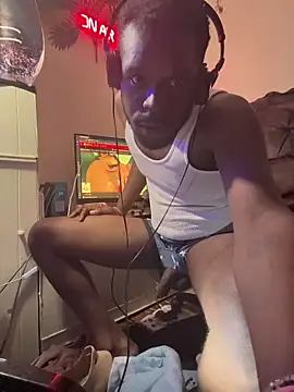 Snapshot of misterincred chatting on November 2025 12:22:02 AM misterincred online show from November 2025 12:22:02 AM