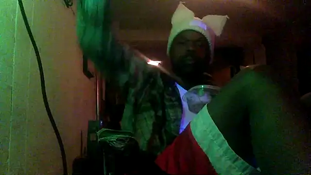 Snapshot of misterincred chatting on December 2025 03:18:01 AM misterincred online show from December 2025 03:18:01 AM