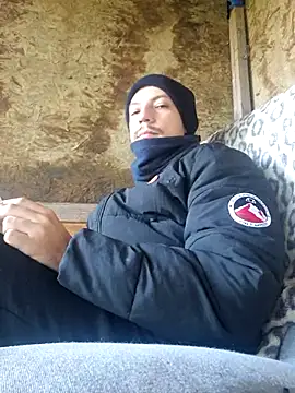 bbyxklaus online show from November 2025 12:41:01 PM