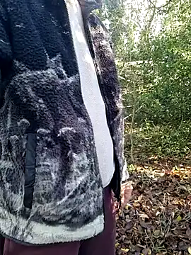 bbyxklaus online show from November 2025 12:59:03 PM