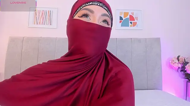 fatiima  online show from April 2026 07:10:02 PM