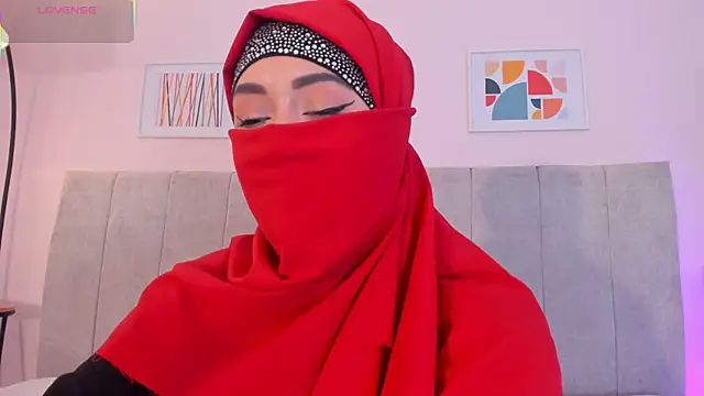 fatiima  online show from April 2026 07:07:02 PM