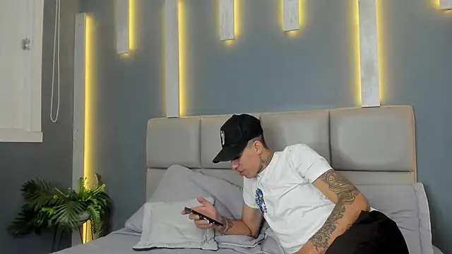 ArohomLester online show from November 2025 11:09:02 AM