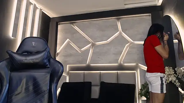 ArohomLester online show from December 2025 12:37:01 PM