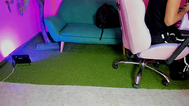 ArohomLester online show from March 2026 01:18:01 PM