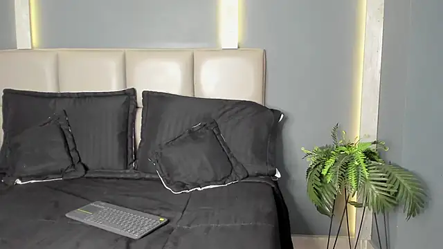 ArohomLester online show from December 2025 11:20:02 AM