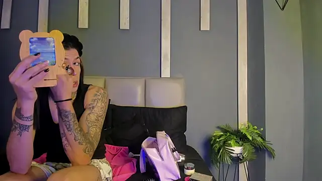 ArohomLester online show from February 2026 01:13:01 PM