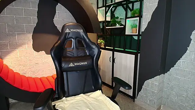 ArohomLester online show from November 2025 11:15:02 AM