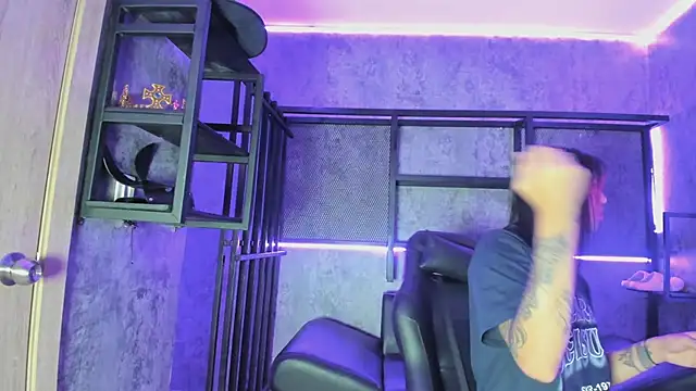 ArohomLester online show from January 2026 11:39:02 AM