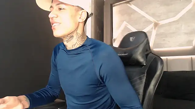 ArohomLester online show from November 2025 10:59:01 AM