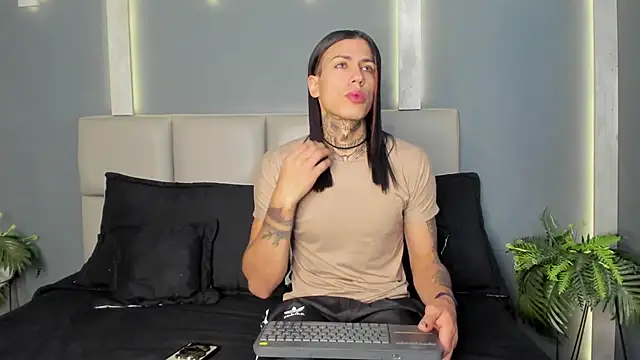 ArohomLester online show from December 2025 11:11:01 AM