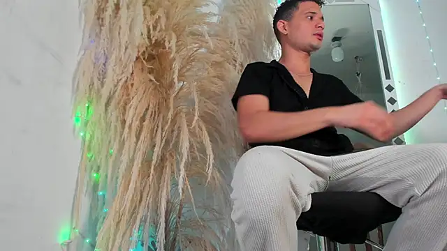 Jax Thunder online show from February 2026 01:32:01 PM