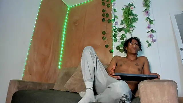 Jax Thunder online show from February 2026 01:33:02 PM