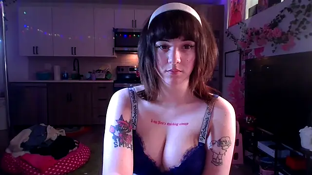 Snapshot of Trickylucy555 chatting on November 2025 12:03:02 AM Trickylucy555 online show from November 2025 12:03:02 AM