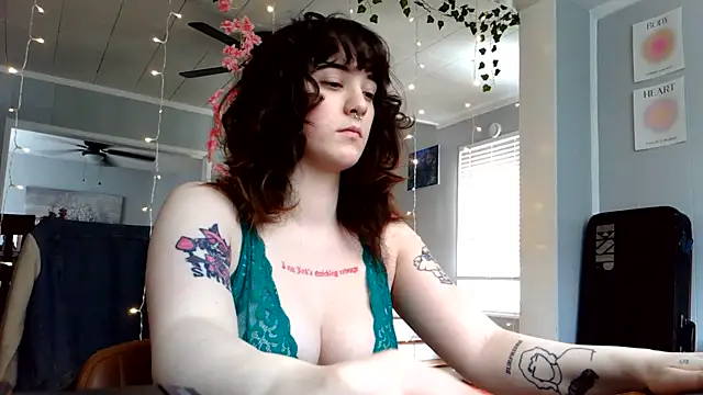 Snapshot of Trickylucy555 chatting on March 2026 07:06:02 PM Trickylucy555 online show from March 2026 07:06:02 PM