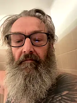 EazyRyder1976 online show from October 2025 08:30:01 PM