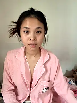 aaaaawhate online show from November 2025 07:34:02 AM