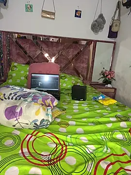 nadia  lulu online show from February 2026 01:54:01 PM