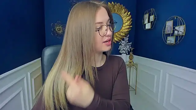 HazelWhityy online show from March 2026 06:35:01 AM