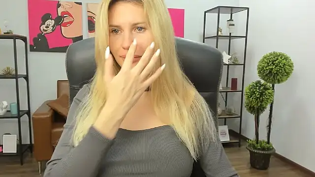 Snapshot of AryaAltkerer chatting on December 2025 01:35:02 PM AryaAltkerer online show from December 2025 01:35:02 PM