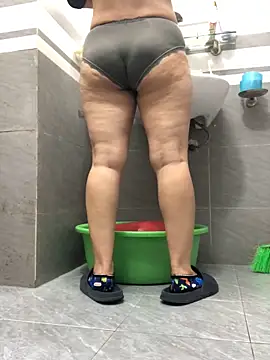 HinayLa online show from February 2026 11:13:01 PM