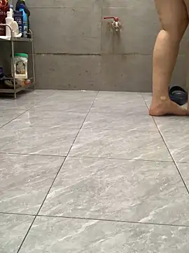 HinayLa online show from April 2026 02:10:01 PM