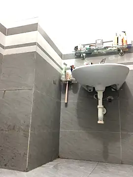 HinayLa online show from March 2026 11:21:02 PM