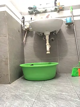 HinayLa online show from April 2026 12:17:01 AM