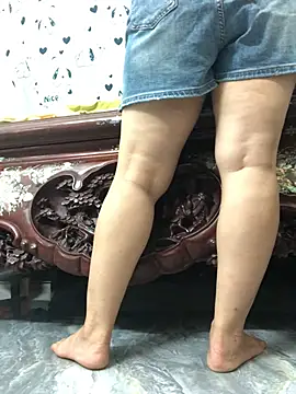 HinayLa online show from April 2026 03:19:01 AM