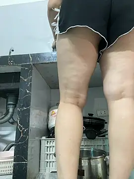HinayLa online show from May 2026 04:27:02 AM