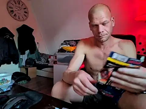 Kinky Play1 online show from June 2026 07:37:01 PM