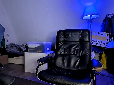 Kinky Play1 online show from February 2026 08:20:01 PM