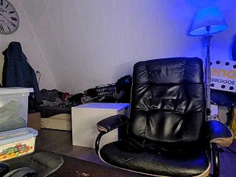 Kinky Play1 online show from March 2026 07:16:01 PM