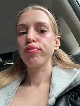 kira mia online show from May 2026 04:27:01 PM