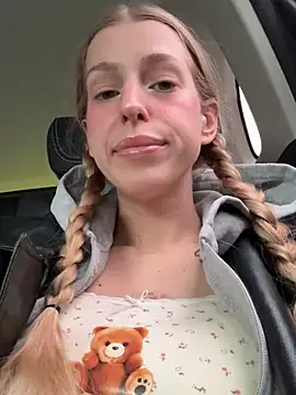 kira mia online show from April 2026 04:03:01 PM