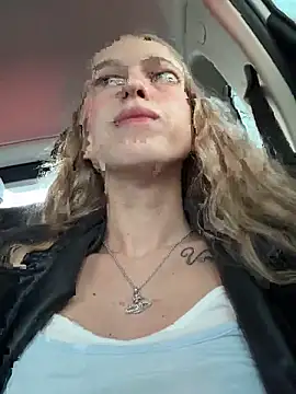 kira mia online show from April 2026 04:04:02 PM