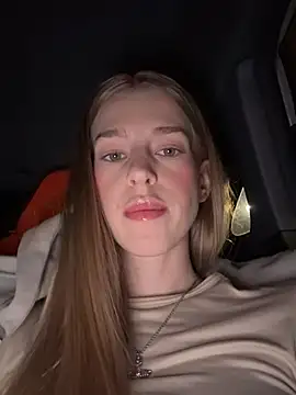 kira mia online show from January 2026 04:36:02 PM