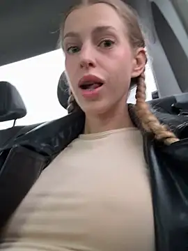 kira mia online show from April 2026 03:40:02 PM