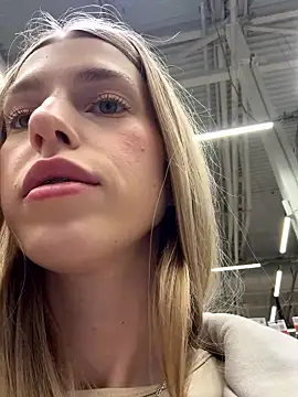 kira mia online show from January 2026 04:03:02 PM