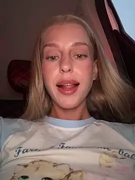 kira mia online show from March 2026 03:23:01 PM