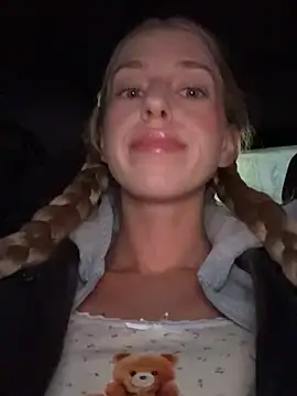 kira mia online show from March 2026 03:52:01 PM