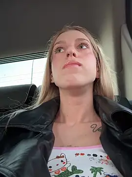 kira mia online show from March 2026 03:50:02 PM