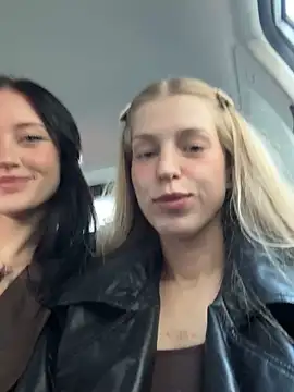 kira mia online show from May 2026 04:23:02 PM