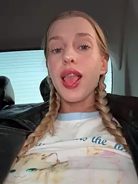 kira mia online show from March 2026 03:50:02 PM