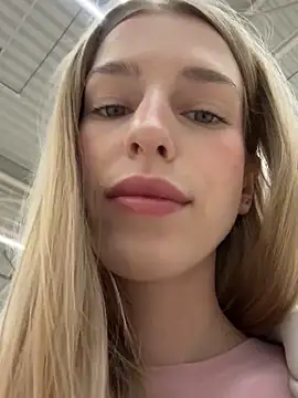 kira mia online show from January 2026 04:22:01 PM