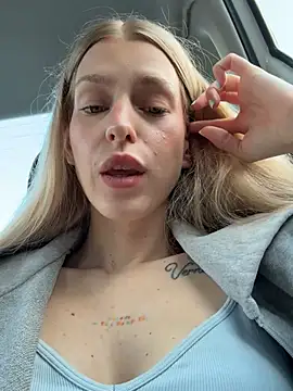kira mia online show from July 2026 04:17:01 PM