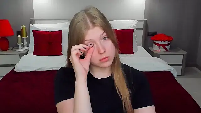 Stella Light online show from April 2026 06:06:01 AM